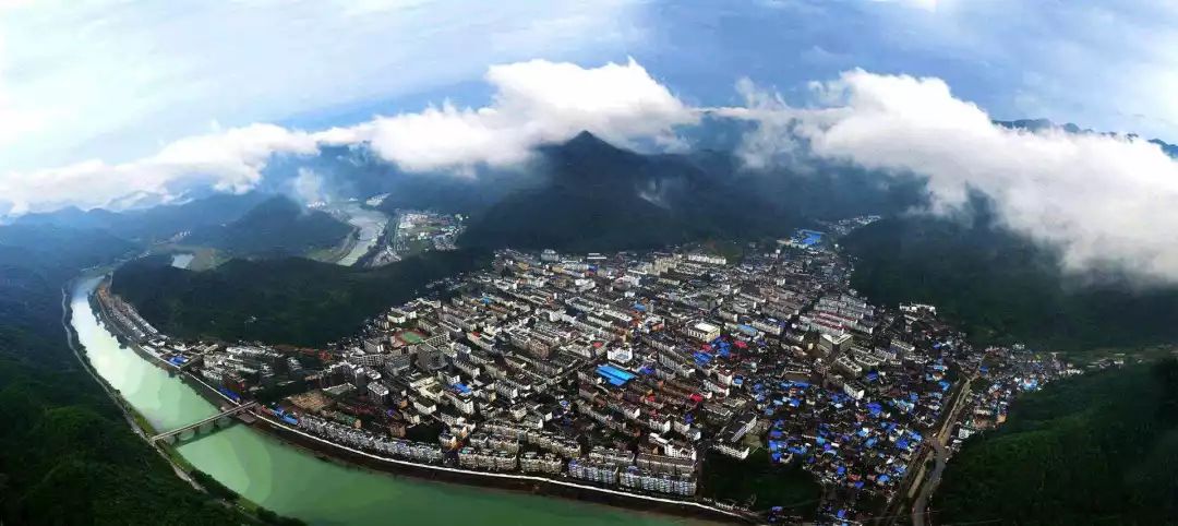 令狐山 ▲池河雪片糕 via:吴志刚 石台县隶属于池州市,是 "国家