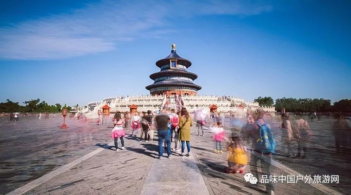 旅游 正文  天坛公园,中国现存最大的古代祭祀性建筑群.
