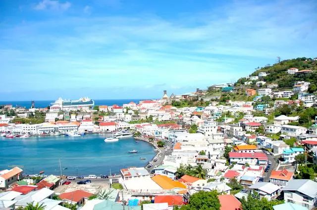 格林纳达首都圣乔治被认为是西印度群岛最美丽的城市 /图片来源island