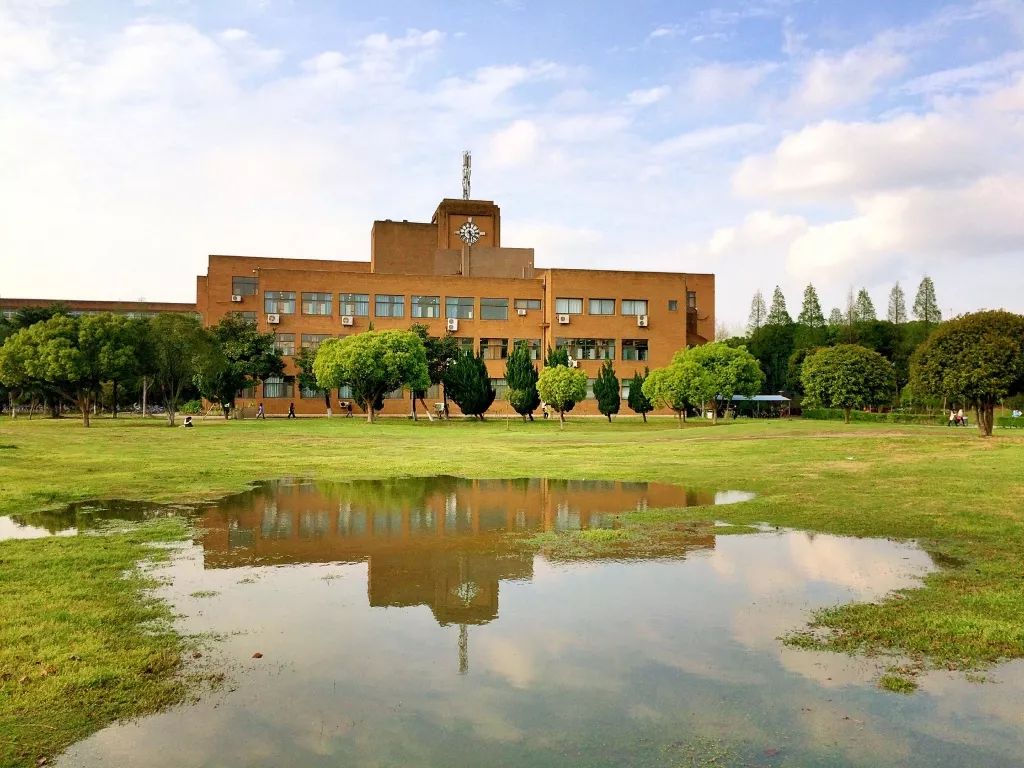 这里是宁波大学,低调低调.