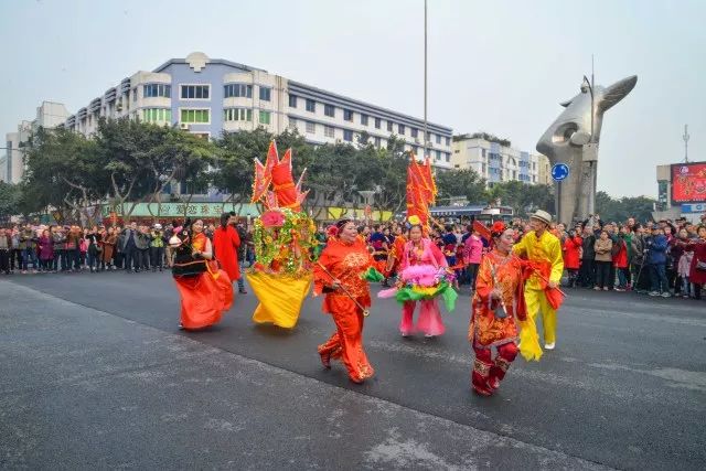 【元宵节!崇城锣鼓喧天,舞龙游街闹元宵!