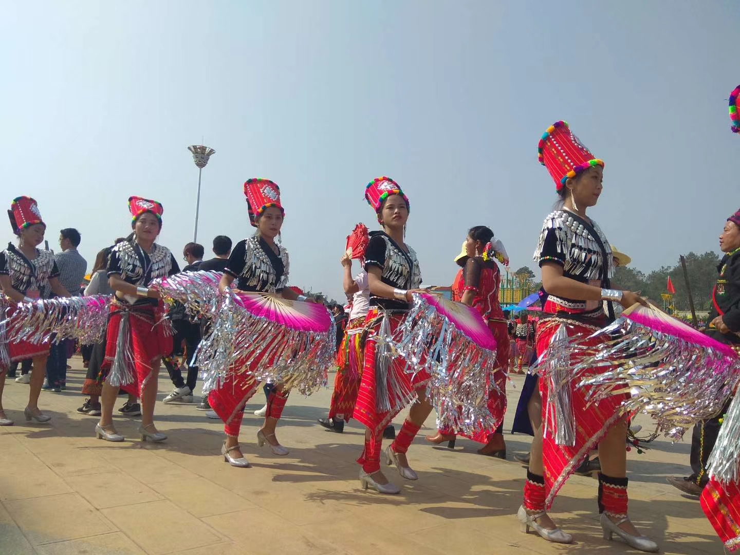 2018年云南德宏州芒市目景颇族瑙纵歌节