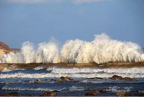 风暴潮过程最大增水110 ～140cm