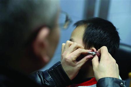 上海重度听力障碍"人工耳蜗"资助计划乏人问津 爱耳日