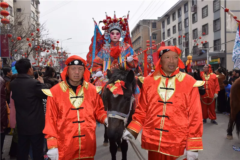 血社火,梿枷社火,地台社火等云集陕西宝鸡陇县正月十五闹元宵大型游演