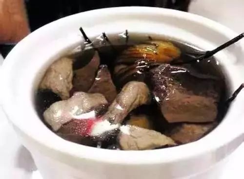 鲜土茯苓煲猪瘦肉