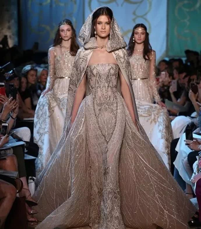 eliesaab婚纱价格_动漫婚纱情侣头像