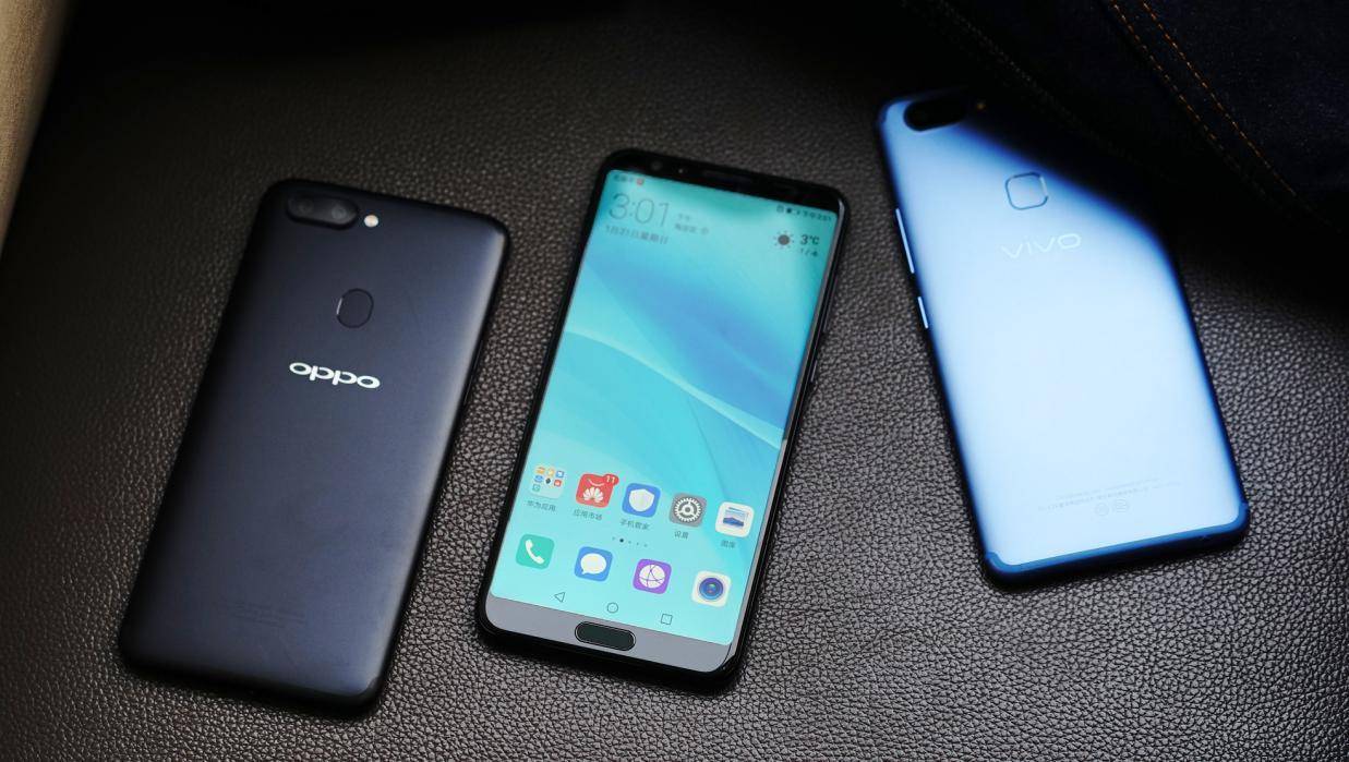 华为nova2s前后四镜头碾压oppo r11s