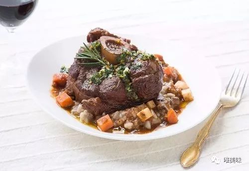 (例如意大利名菜炖小牛腱osso buco的料理方法就是个典型例子.