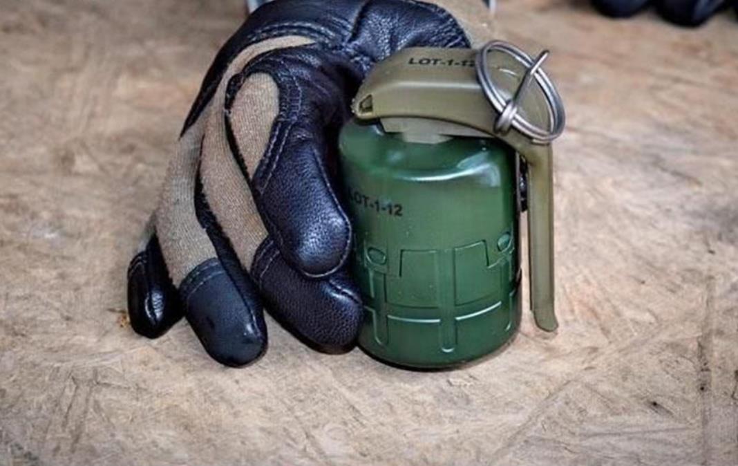 新型手榴弹首次亮相解放军威力强大科技含量直逼美军