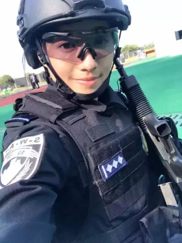 这些女特警要火!丽水的她太漂亮