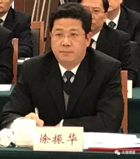 徐振华现为南京审计大学校长,党委副书记,是享受国务院特殊津贴的专家