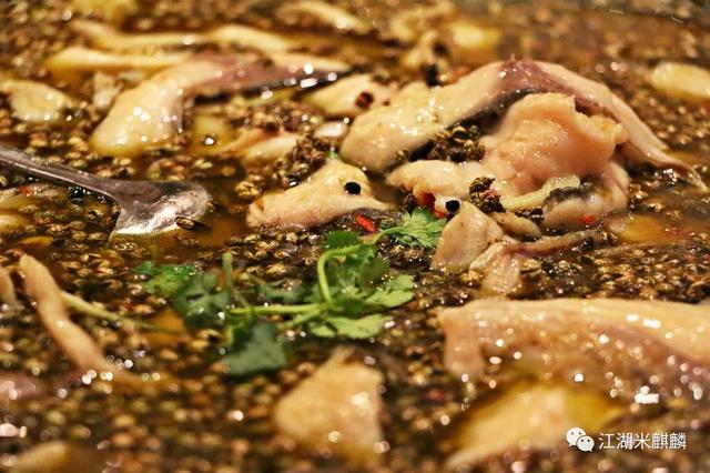 北京最有滋味的水煮鱼,藏在吃兔子的店里