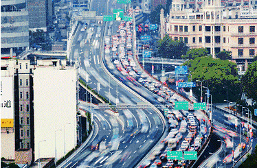 行人上高速就预警，路面没车自动开启绿灯...未来的深圳交通很智慧！