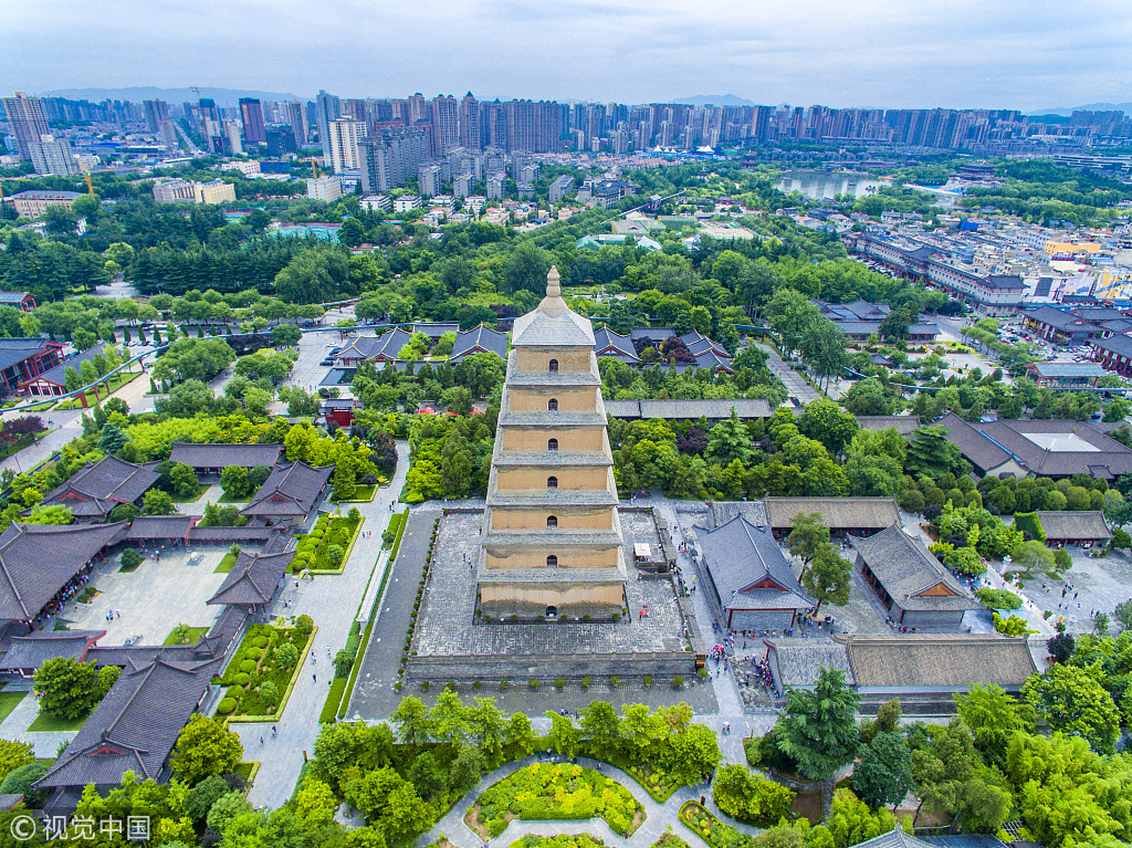 2017年7月,航拍西安大雁塔全景(图片来自:视觉中国)