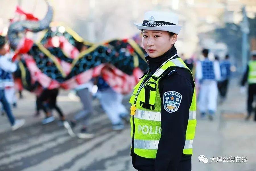 三八妇女节大理交警队里的警花们