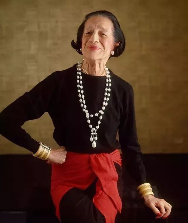 她就是一代时尚偶像——diana vreeland(戴安娜·弗里兰)!