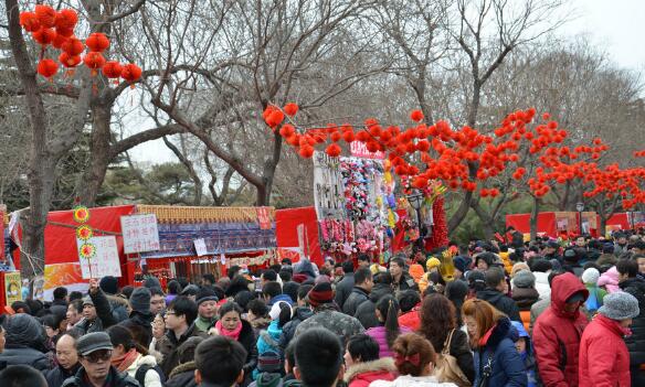 "变了味"的保定龙潭庙会被取缔,百年庙会能否从鸡肋变成"香饽饽?