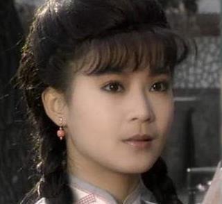 《青青河边草》中的何晴,她是内地第一个出演琼瑶剧的女演员,不得不