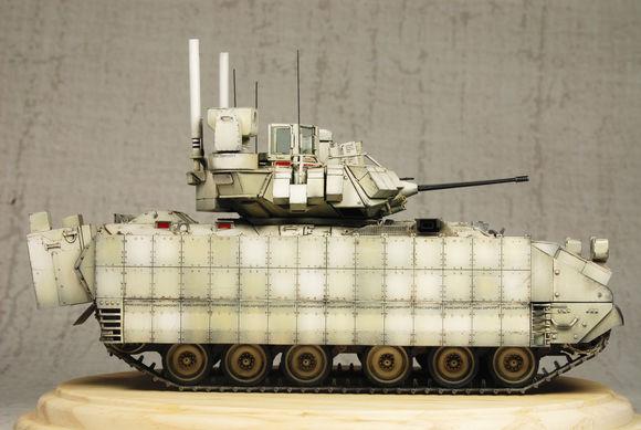 美国——"布雷德利"步兵战车m2a3全内构模型制作