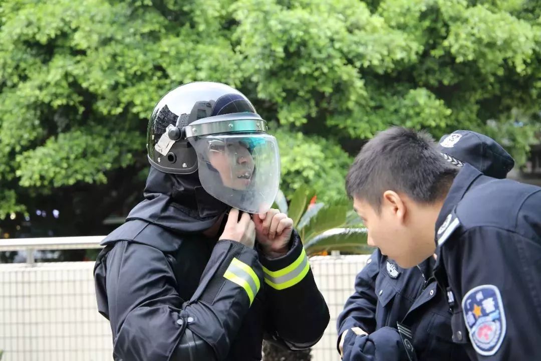 广州辅警招聘_广州公交警方招聘100名辅警(4)