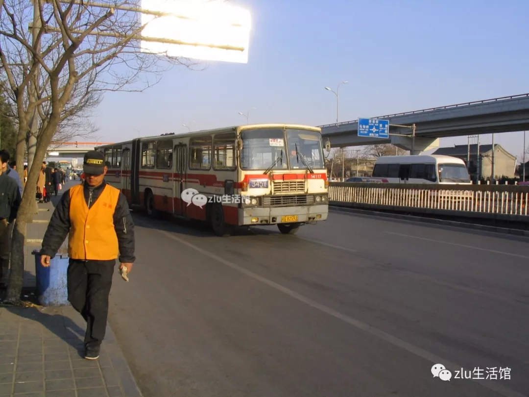 北京老公交记忆红黄铰接大通道之bk6170