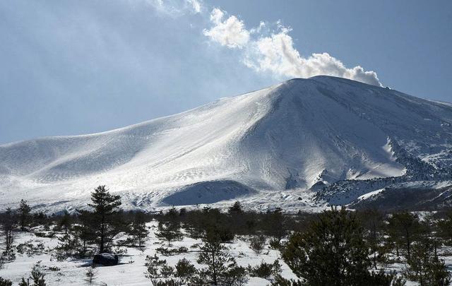 新燃岳再喷发，日本最美的火山除了富士山，还有这些值得去旅游