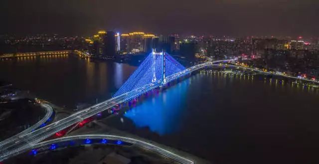 进一步加强韩东新城与旧城区的交通    潮州大桥实景图