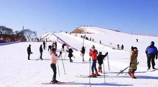 燕塞山森林滑雪场 紫云山滑雪场,阿尔卡迪亚滑雪场…… 每个都会带给