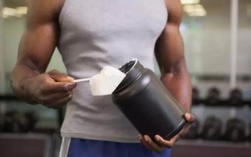 健身怎么吃乳清蛋白粉
