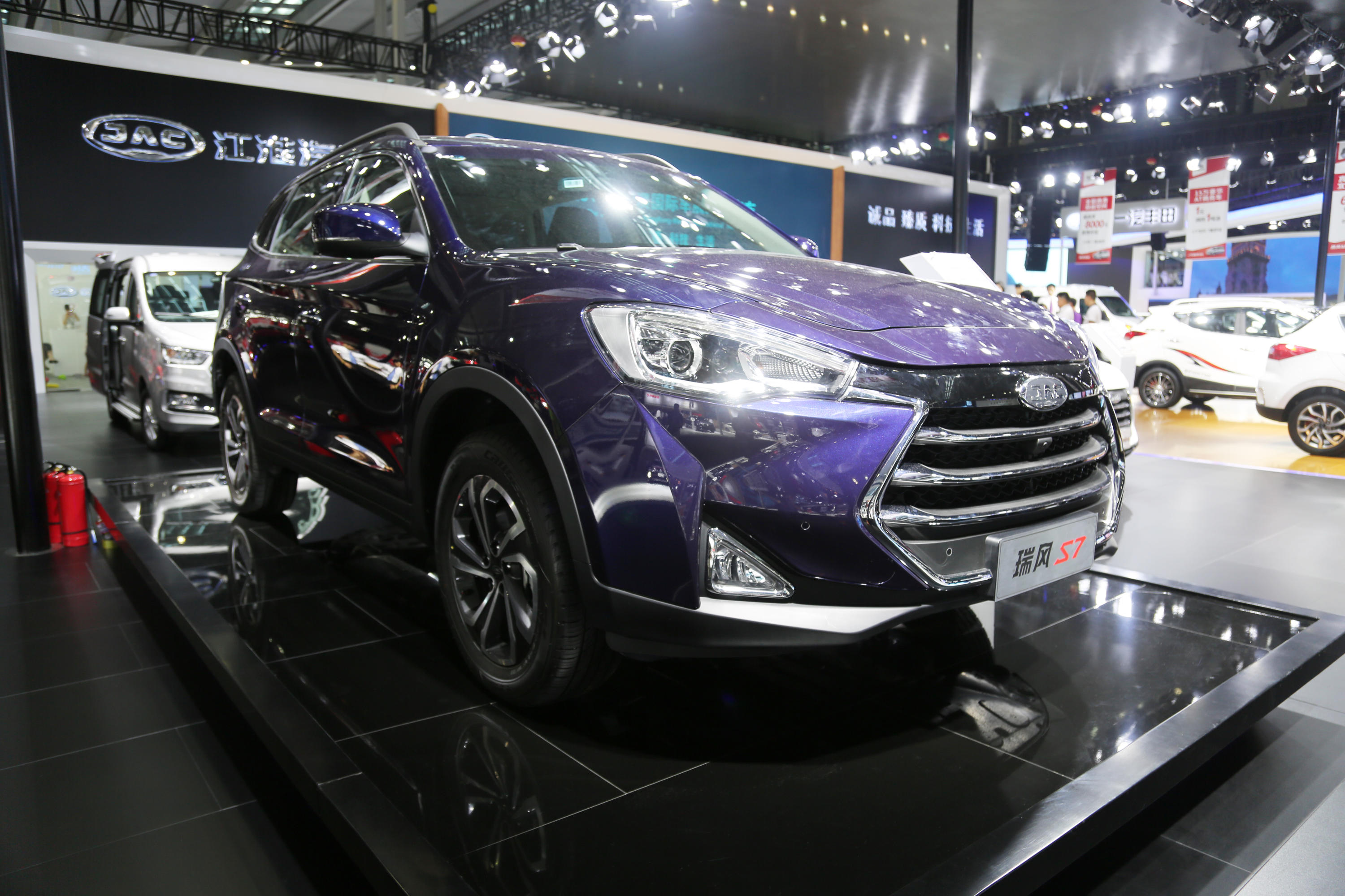 江淮汽车旗舰suv——瑞风s7,以越级大空间,智能高配置,白金强动力等