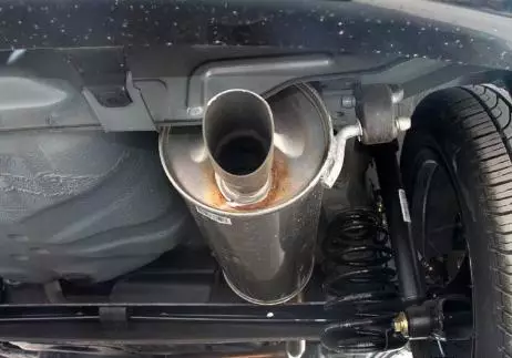 汽车排气管"两根"或"一根"有什么区别,你知道吗?