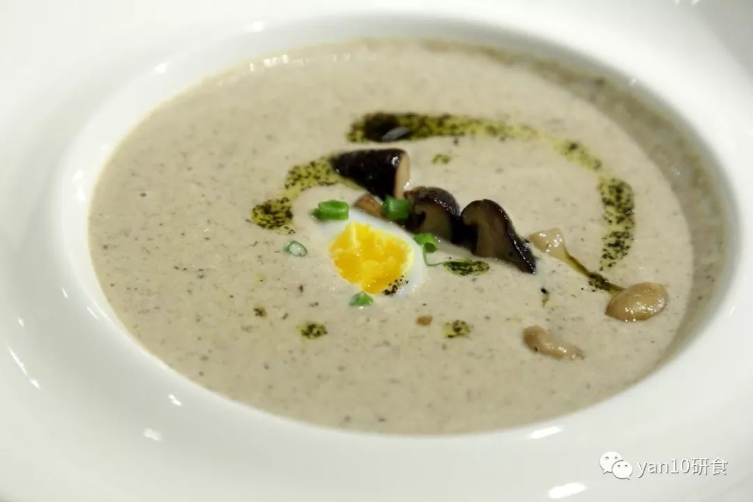黑松露奶油蘑菇汤