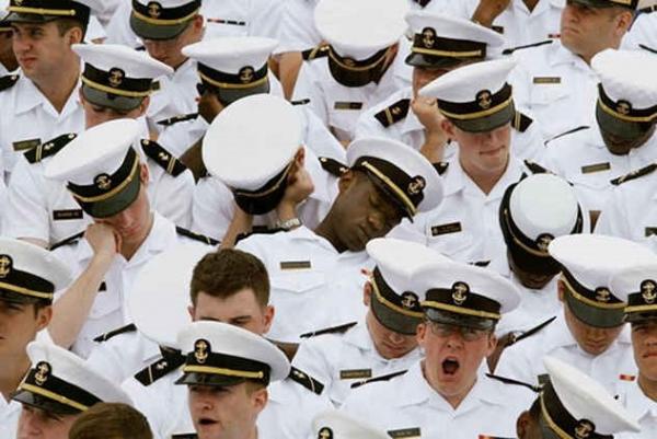 美国海军学院毕业仪式一瞥