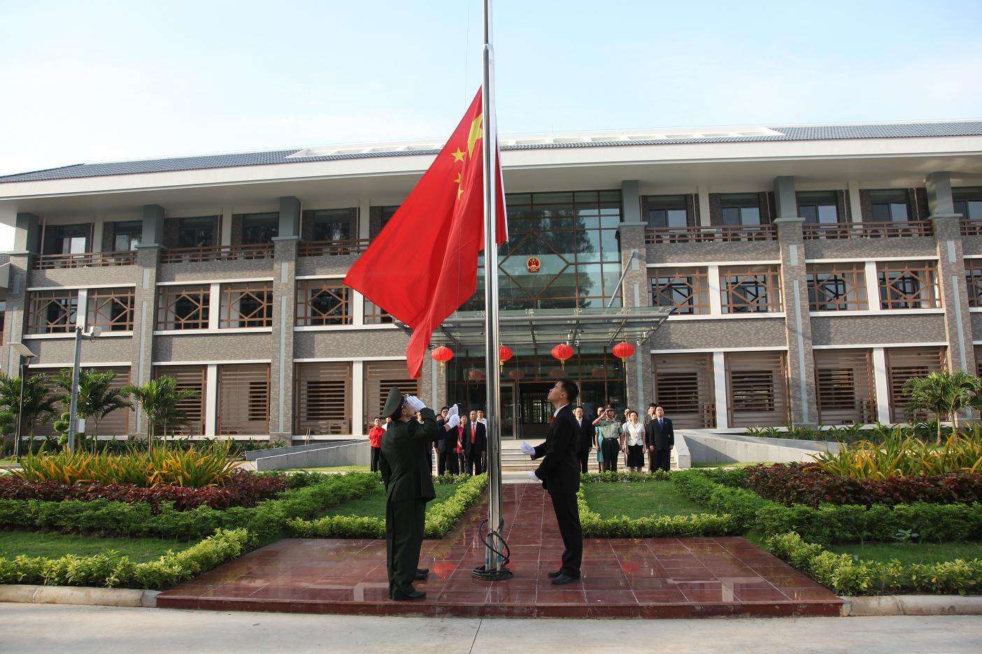 越南外交部、越共中央对外部负责人就中国共产党成立100周年前来驻越使馆致贺