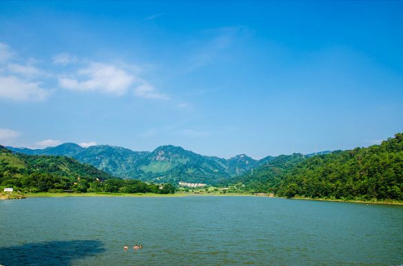 这其实和柯坪水库是在一块的,游玩路线可以从登云水库-蛇山--鼓岭