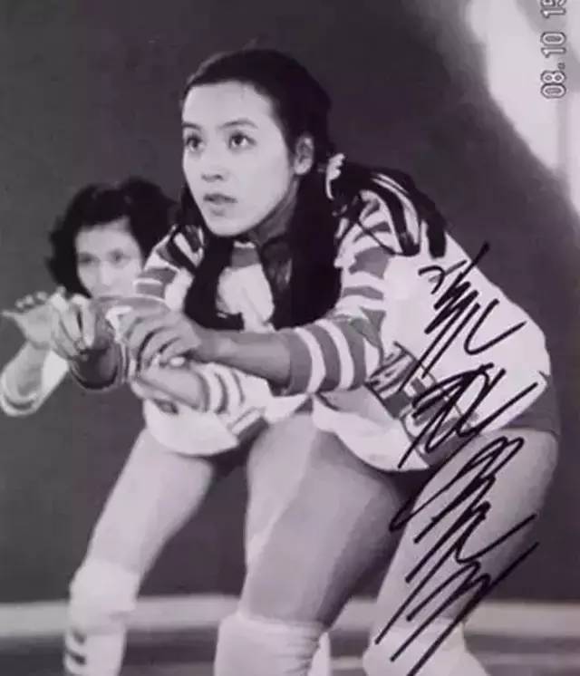 排球女将主题歌,小鹿纯子最美相册"晴空霹雳"励志一代