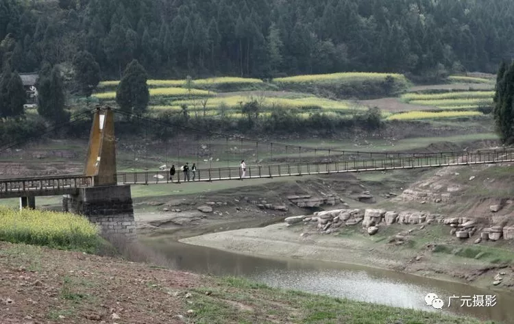 刚刚开始打造的农家乐.2015年3月 新建的锁岚桥.2015年3月.