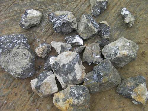 安丘市担山地区铅锌矿深部及外围发现矿体
