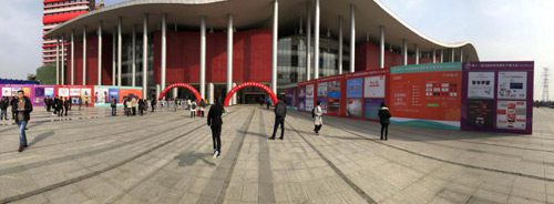 钱客多智能客显亮相武汉文化博览中心成展会上黑科技