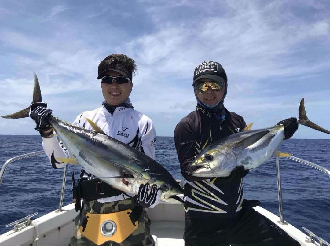 租船深海钓大鱼,爱上了出海垂钓,与兄弟,美女一起放松