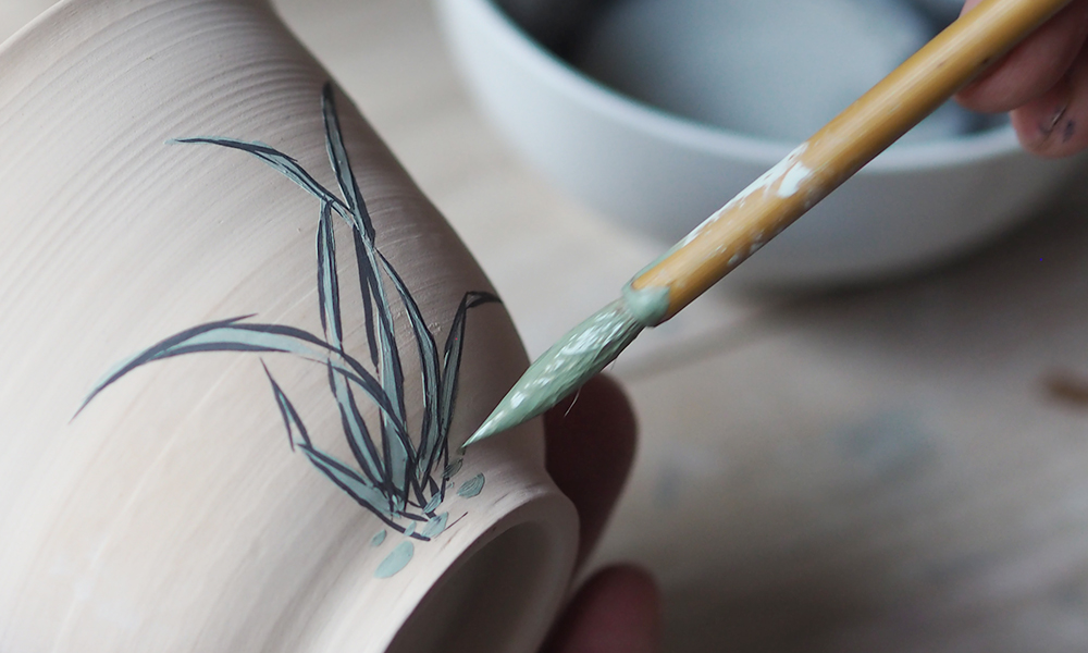 釉下彩绘 兰花的基础绘画 | 小泥人陶艺教学