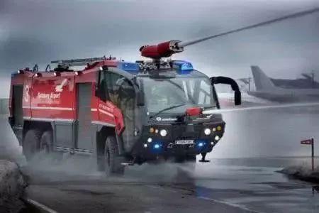 史上最强消防车,迪拜最酷消防车你见过吗?