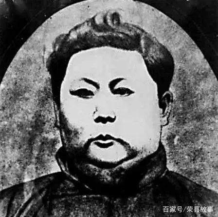 1909年,王天杰,龙鸣剑等吸取哥老会首领秦载赓,张大