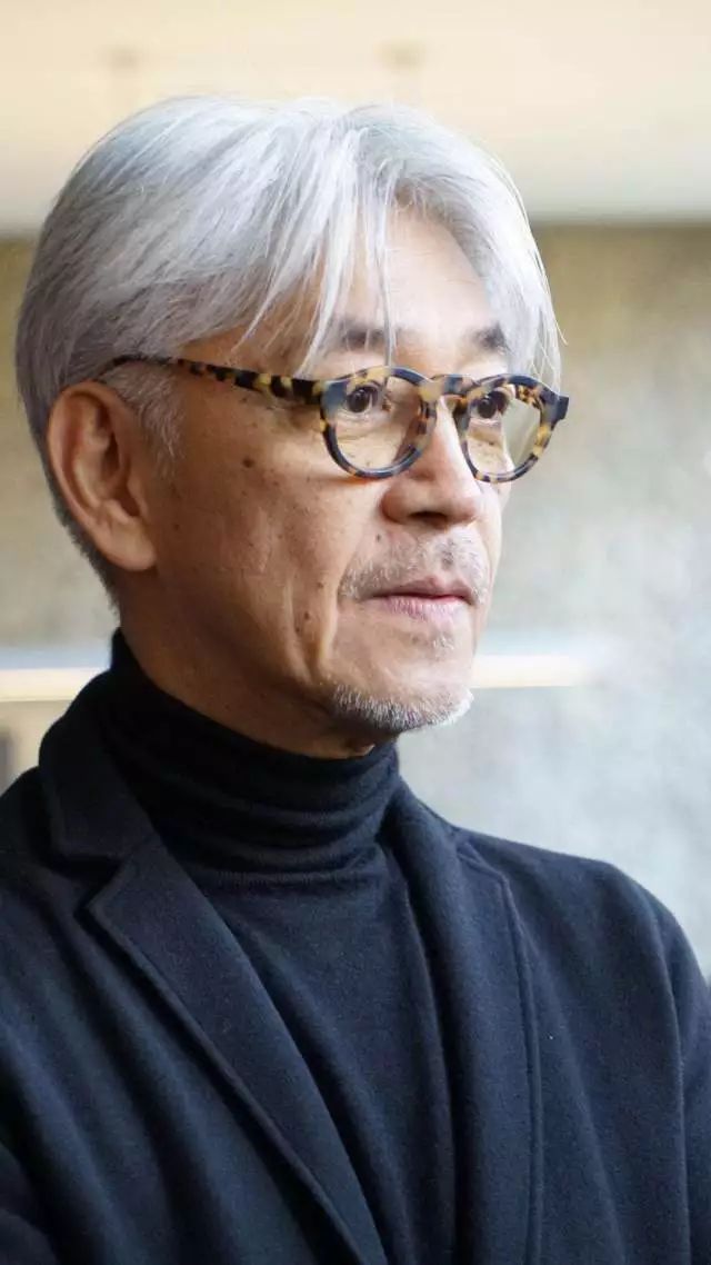 自由的仪式:坂本龙一的声影世界