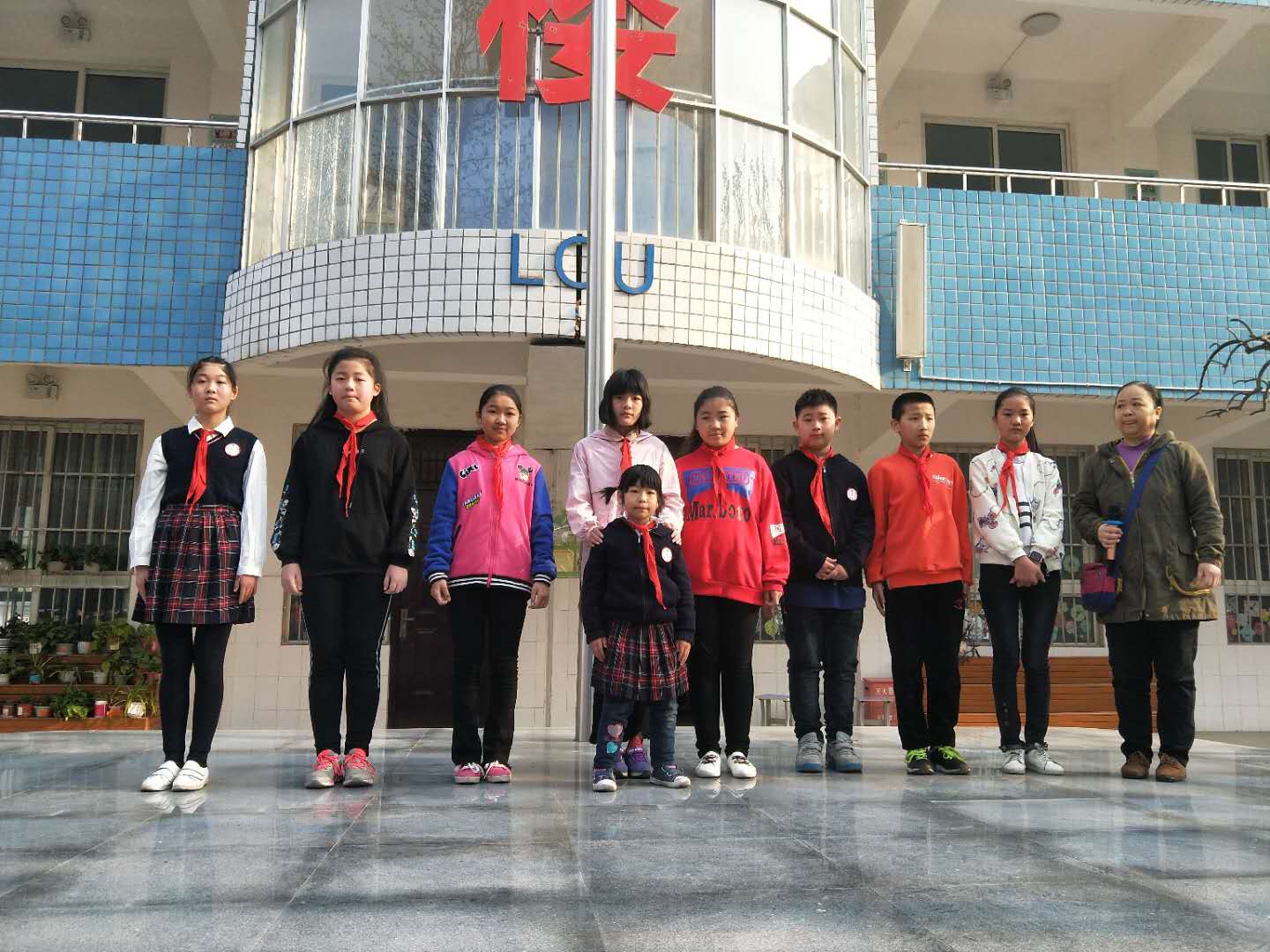 郑州市管城区五里堡小学在少先队员群体中掀起践行传统美德,争做美德