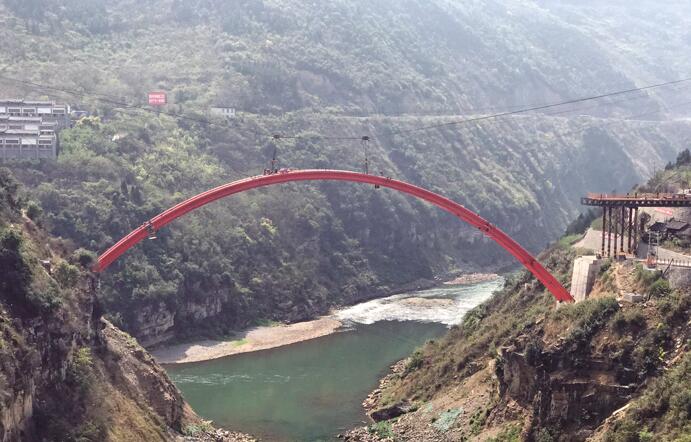 赤水河谷旅游公路桐梓河大桥合龙 预计6月1日全线贯通