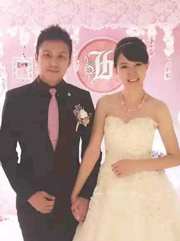 卓依婷婚纱照_卓依婷小时候图片