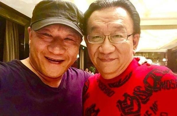 侯耀华为55岁谢东主婚 网友:终于认了这个亲弟弟?