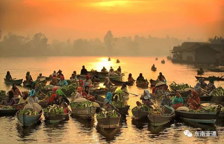 越南最有名的水上市场(floating market)